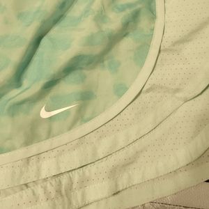 Nike tempo running short